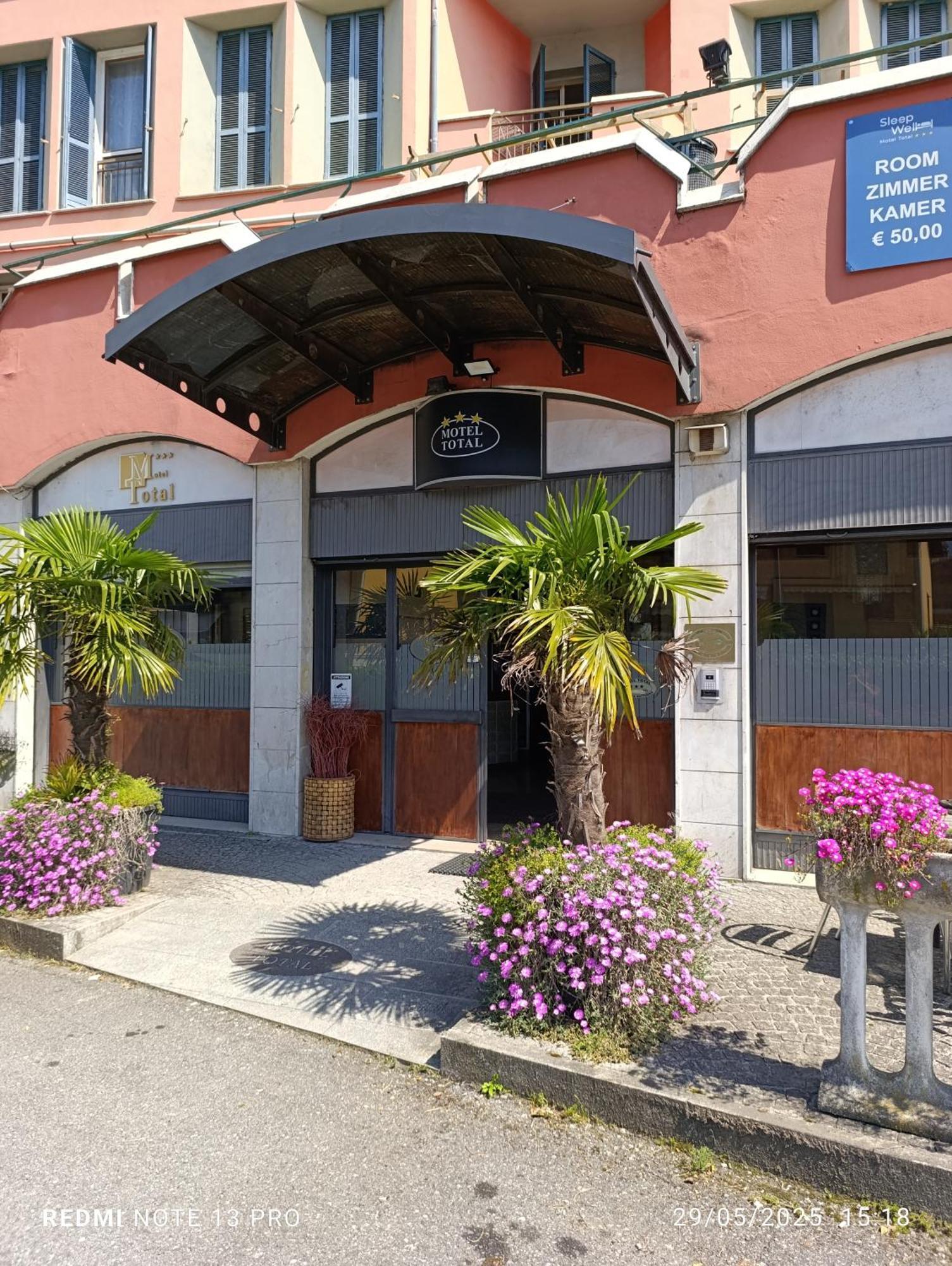 Sleep Well Hotel Total 2 Stelle Pisogne Exterior photo